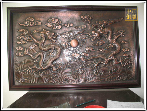 雙龍戲珠銅浮雕