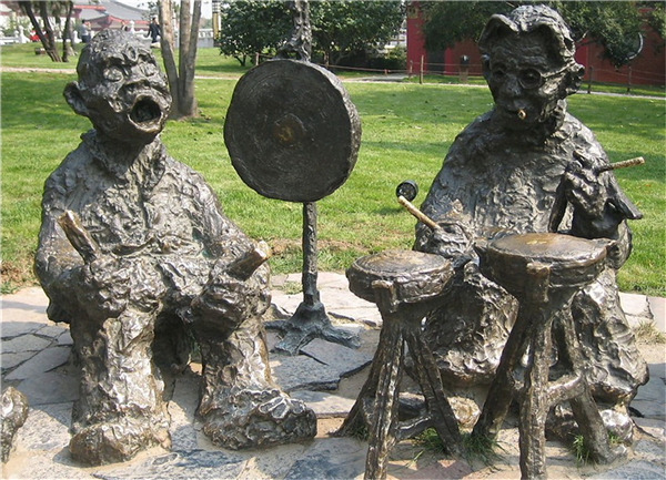 步行街抽象雕塑