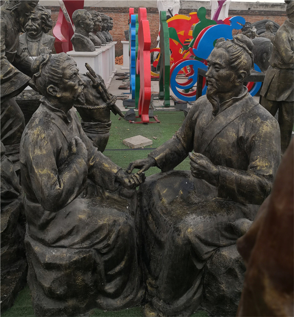 中醫銅像