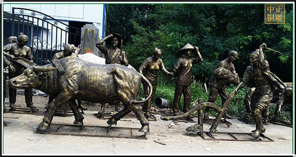 牛拉犁銅雕塑