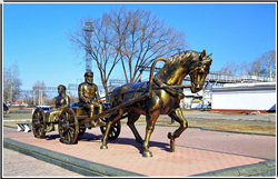 銅馬拉車(chē)銅雕塑