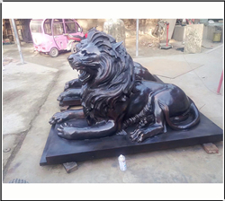 酒店門(mén)口銅獅子