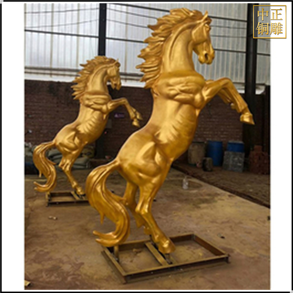 太陽神銅馬雕塑.jpg