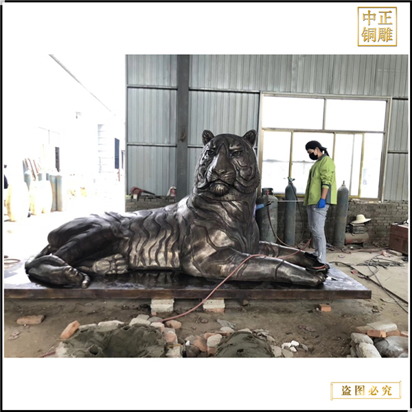 大型景區(qū)老虎銅雕塑.jpg
