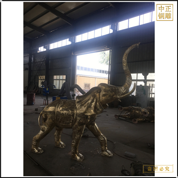 酒店別墅門口銅雕大象