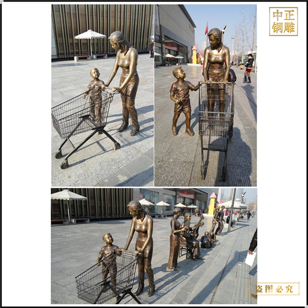 商場門前母親帶孩子推車銅雕塑