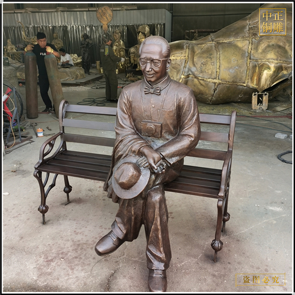室外休息人物銅雕塑